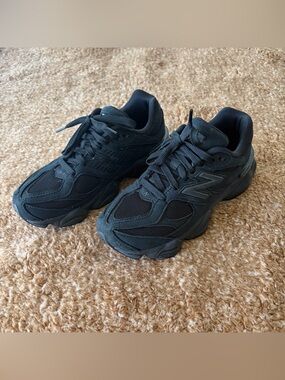 New Balance 9060 Big Kids 4/Women’s 5.5 in Black